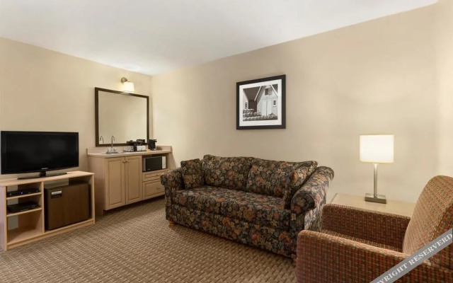 Travelodge Suites Halifax Dartmouth