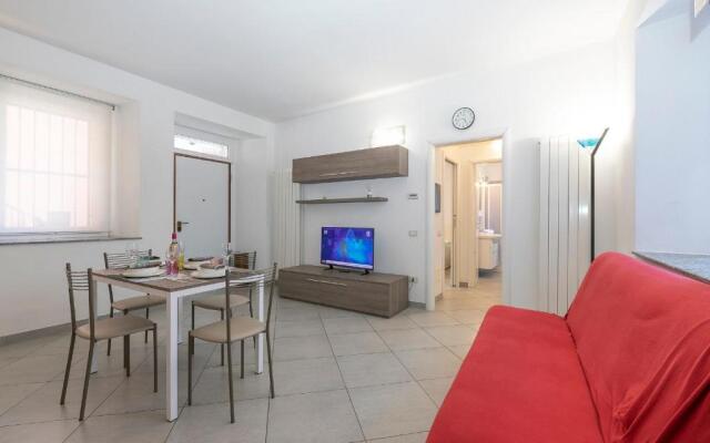 Casa Al Vicolo Di Ranco 50mt From Beach - Happy Rentals