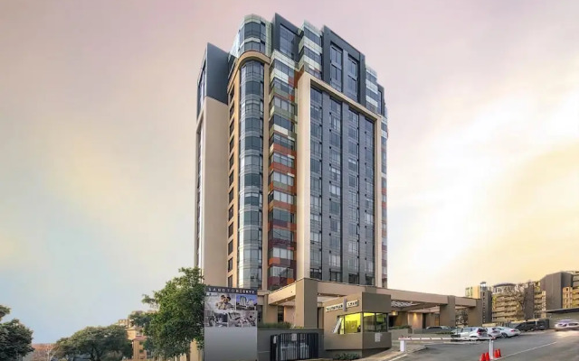 Sandton Skye Unit 702