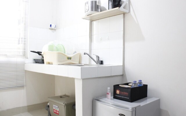 Compact Studio Room at Sudirman Suites Apartment