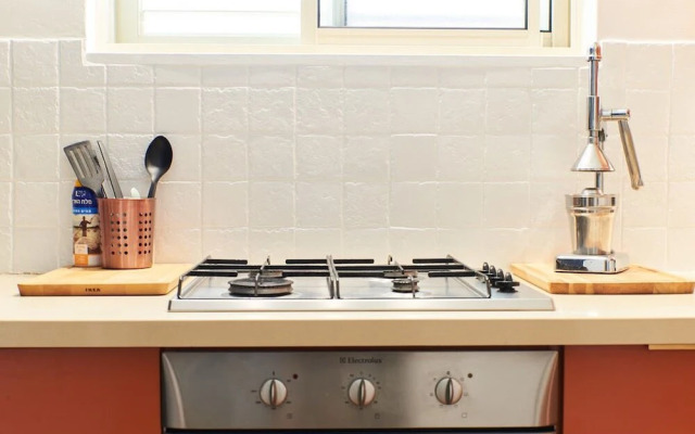 Designed Suite By The Beach