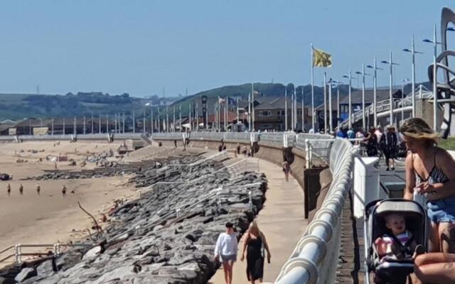 Beach Break Aberavon Holiday Home by the Sea