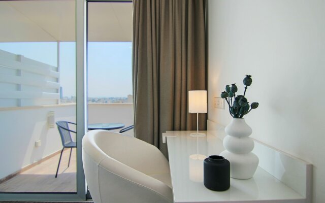 Phaedrus Living Luxury Suite Nicosia 508