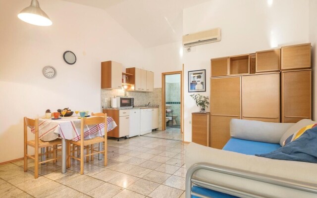 Nice Home in Fazana With Wifi and 1 Bedrooms