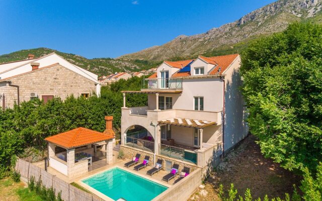 Hedera Estate, Villa Hedera X