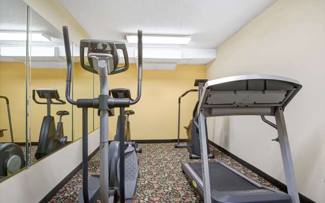 Days Inn by Wyndham Burlington East