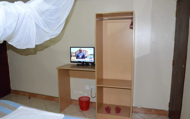 Starehe link hotel