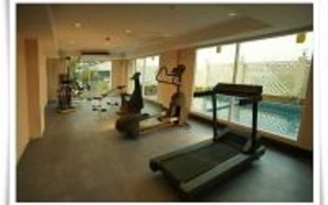 Convenient Grand Hotel (SHA Extra Plus)