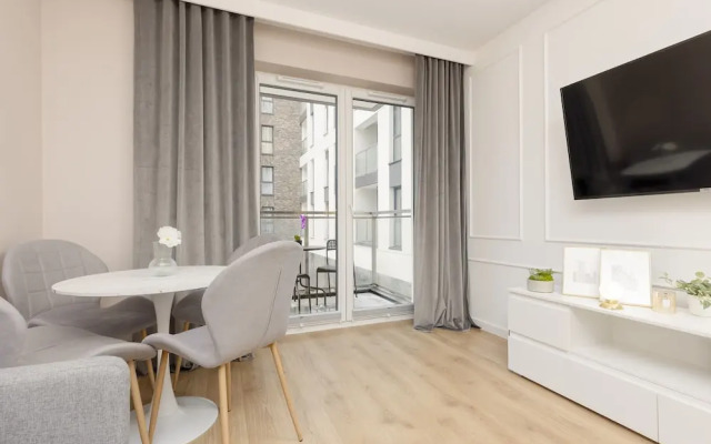Apartment Łódź Fabryczna by Renters
