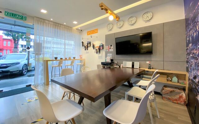 Sogor Girls Dormitory by OYO Rooms