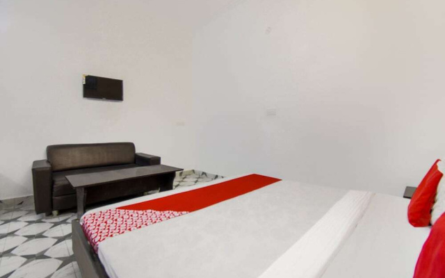 OYO 10455 Hotel Royal Dreams