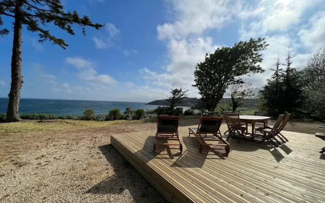 Breton Holiday Home With sea View, Plougasnou