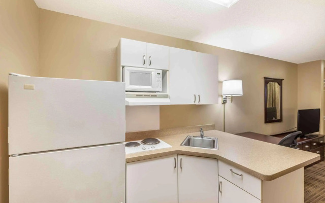 Extended Stay America Select Suites - Milwaukee - Wauwatosa