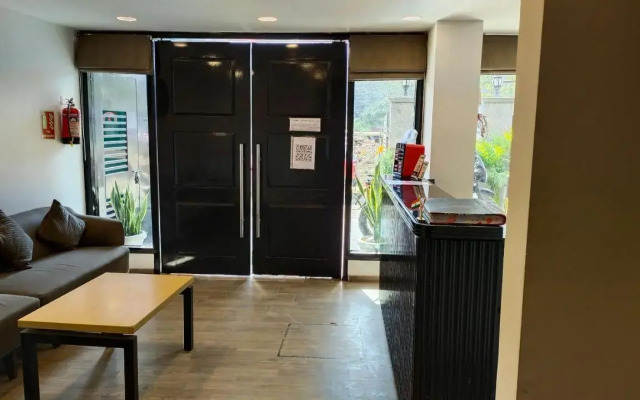 Saltstayz Express – Medicity (Near Medanta Hospital)