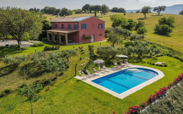 Belvilla by OYO Villa Cucco