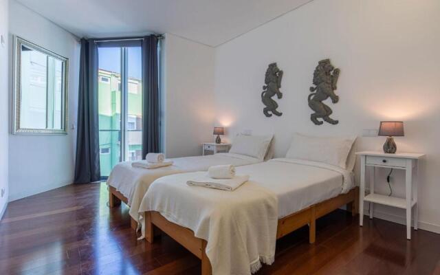 Touch of Class 2BDR Apartment by LovelyStay