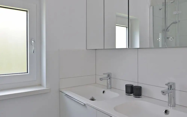 Detached Villa Near Lake Veere