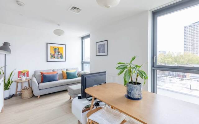 Funky 1BD High-rise Flat W/city Views, Angel!