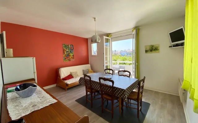 Apartment by Sandy Beach in Arromanches