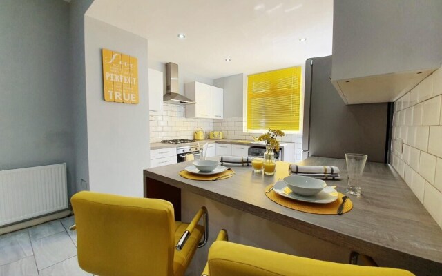 Sunflower Suite under Sasco Apartments