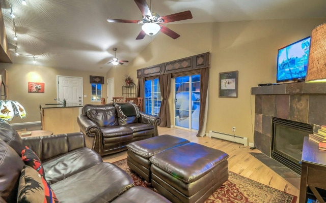 The Villas At Walton Creek by Retreatia