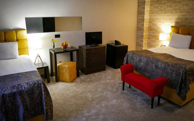 Riverside Boutique Hotel