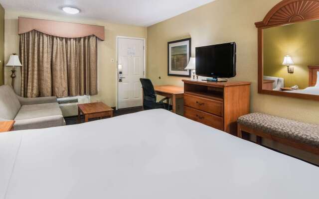 Quality Inn & Suites Dallas - Cityplace