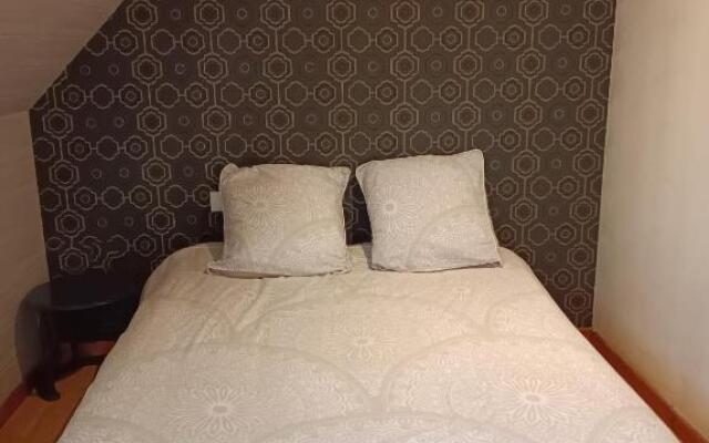 Petite Maison de Ville Toute Equipee