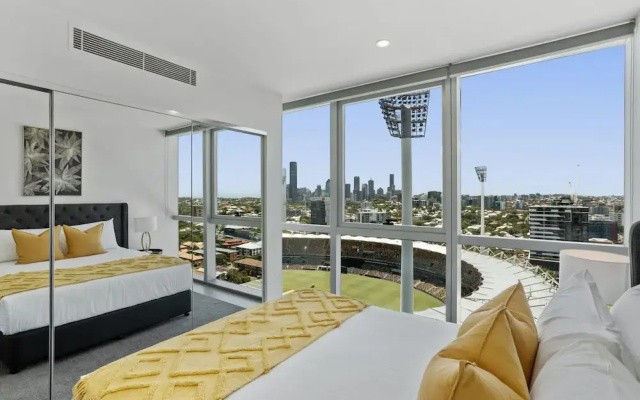 Executive 2-bed With Stadium View, Great Amenities