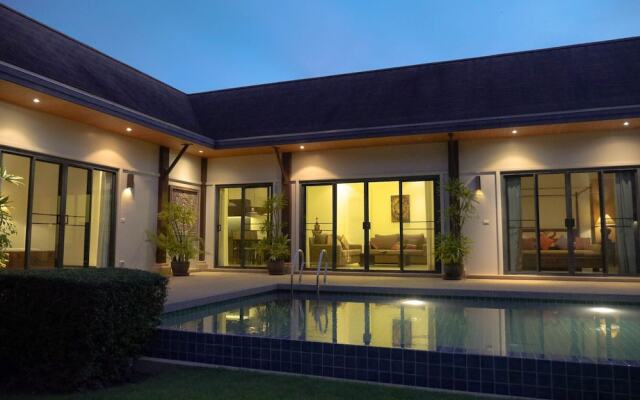 Vacation Pool Villa Naiharn Phuket