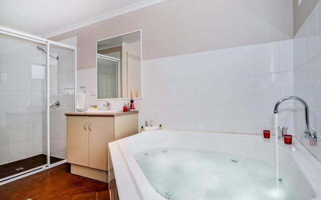 Collie Heights Motel Apartments