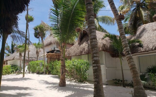 Playa Mambo Eco Cabañas
