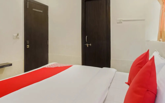 Hotel Jay Radhe by OYO Rooms