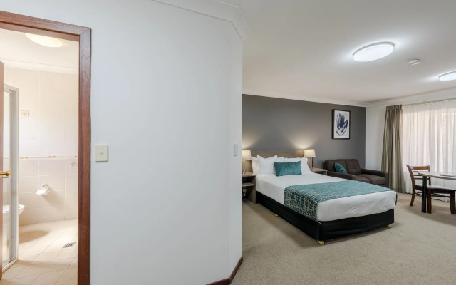 Best Western Plus Ambassador Orange