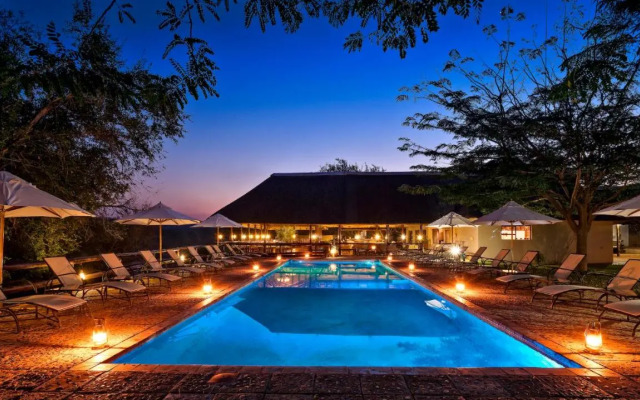 Nyati Safari Lodge
