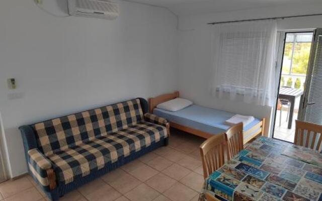 Apartments Mali Mate