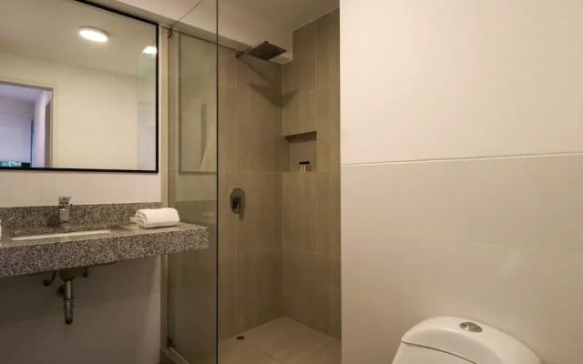 w Impressive 1BR Near Central Restaurante