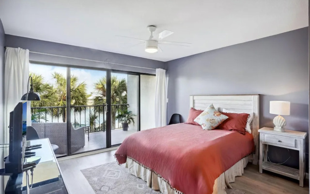 Land's End 1-306 Bay Front- Premier