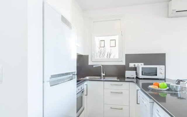 Stylish Beachfront Apartment in Ampuriabrava
