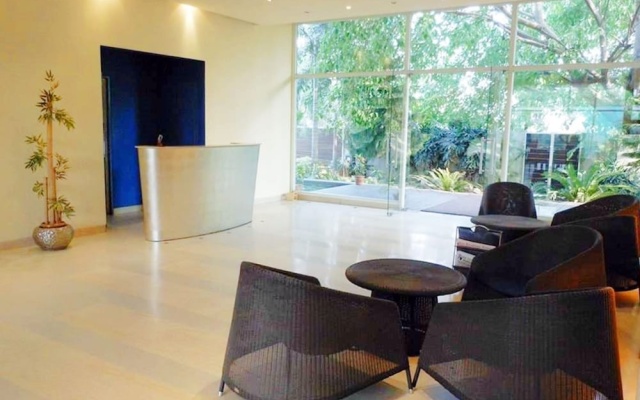 RnB Select The Clover – Lobby – Gurugram