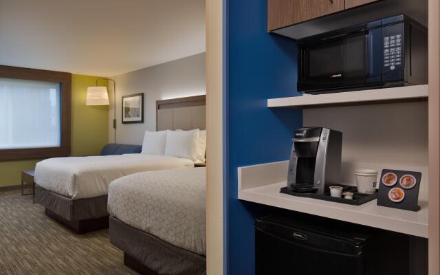 Holiday Inn Express & Suites Portland Airport - Cascade Stn, an IHG Hotel