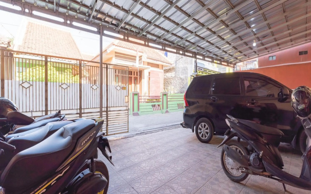 OYO 3972 Simega Residence