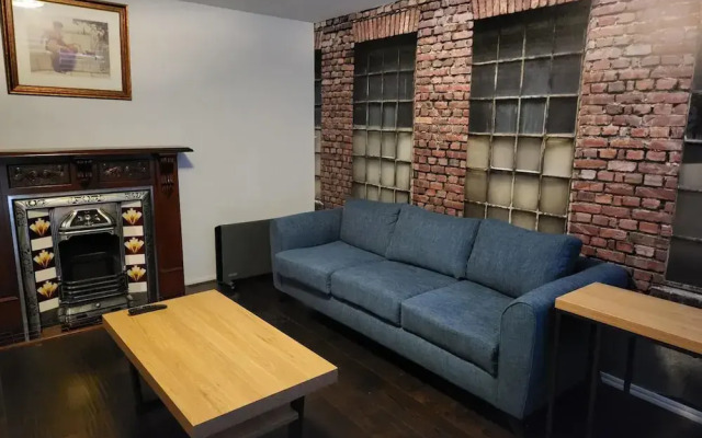 Homely 1 Bedroom Retreat in South Yarra With Balcony