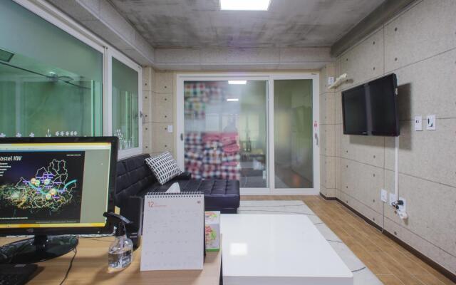 KW Hongdae Line Hostel