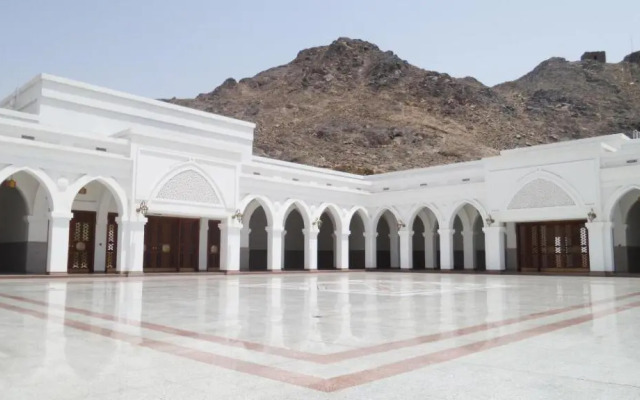 Farah Suites