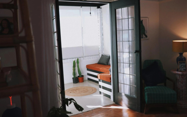 Harbour View Funky And Eclectic Two Bedroom Home