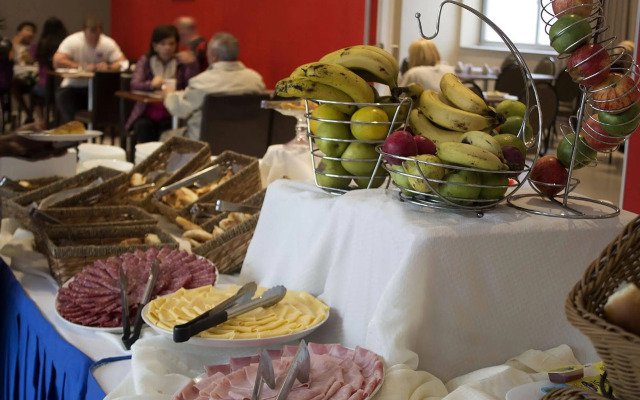 Regency Way Montevideo Hotel