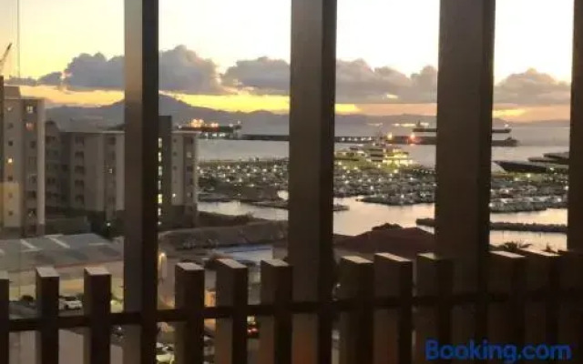 Westone Suite710-hosted by Sweetstay