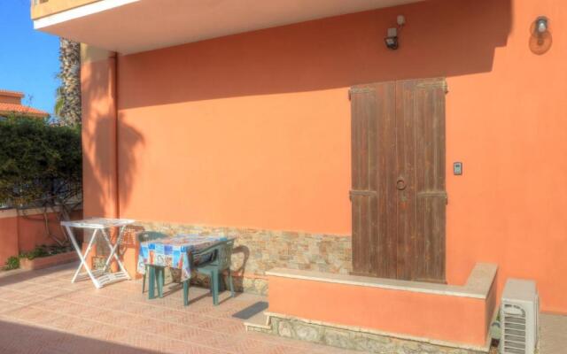 ### Appartamenti sulla SPIAGGIA al POETTO ###