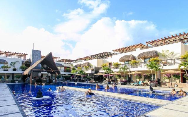 Aldea Thai 2212 2 Bedrooms by RedAwning